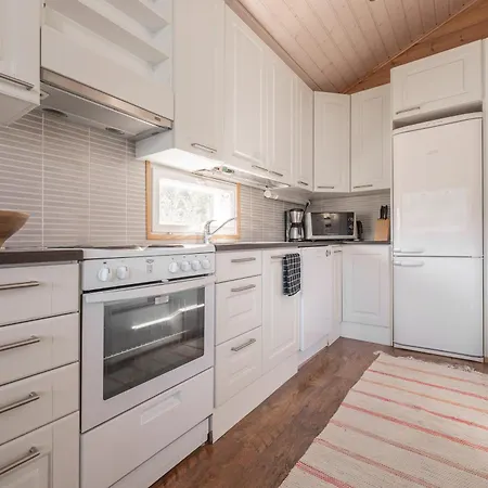 Karkutahko 1b - Spacious 3br In With Private Sauna Huvilat *